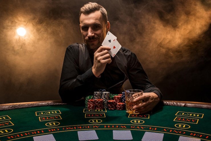 Tabel pembayaran dan kombinasi kartu dalam Texas Hold'em Bonus